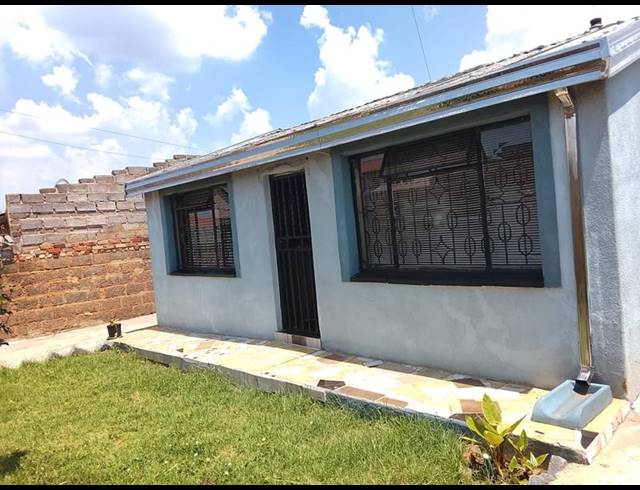2 BEDROOM PROPERTY TO RENT IN MOLAPO